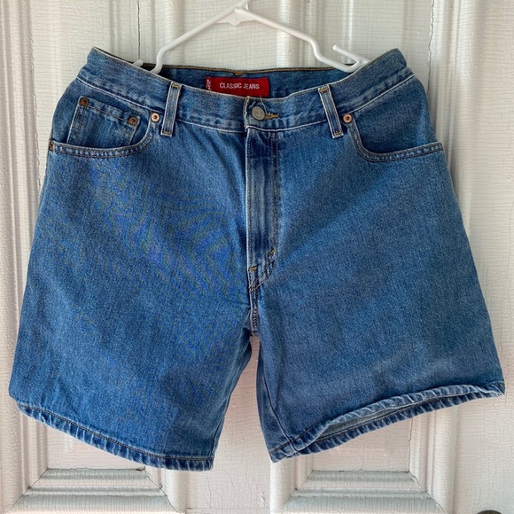 Levi's Pants - Classic Levi jean shorts, size 12.